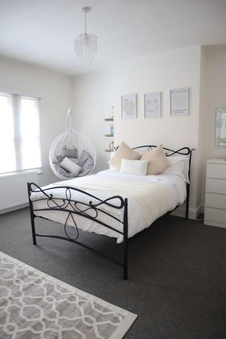 Spacious 1 Bedroom Apartment Leicester Exterior photo