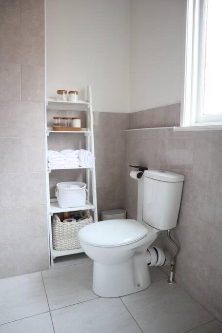 Spacious 1 Bedroom Apartment Leicester Exterior photo